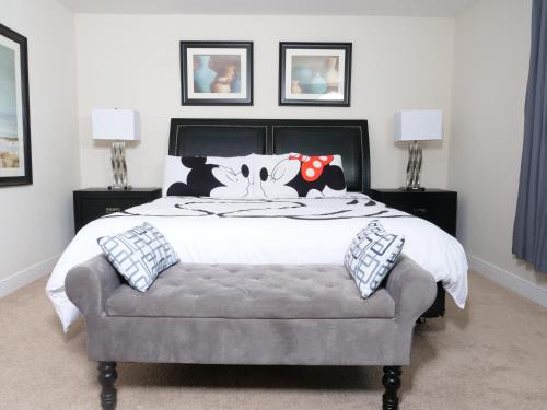 Ένα ή περισσότερα κρεβάτια σε δωμάτιο στο Premium Villa at Champions Gate