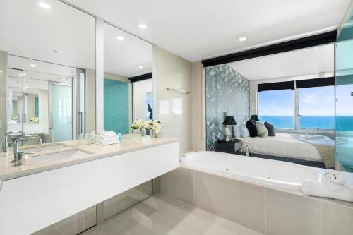 Gallery image of Designer Rooms at Q1 resort - GCLR in Gold Coast