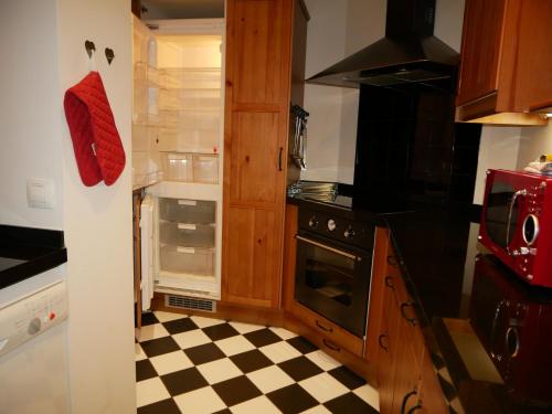  Apollo-Vacances Pirinenca -  Room  picture :   Tea/Coffee maker    Bath    Hairdryer                           