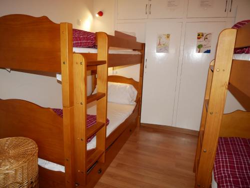  Apollo-Vacances Pirinenca -  Room  picture :   Tea/Coffee maker    Bath    Hairdryer                           