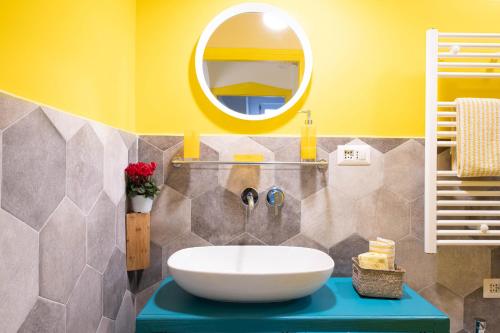 Koupelna v ubytování Trastevere Colorful Apartment with Terrace!