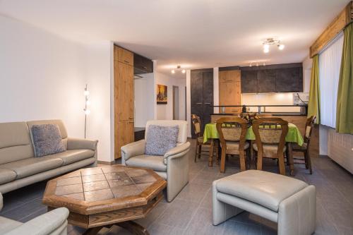 Kuchyň nebo kuchyňský kout v ubytování Haus Floralp