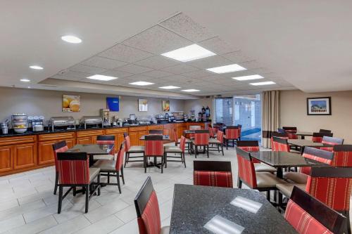 Restaurace v ubytování Comfort Inn & Suites Jackson - West Bend