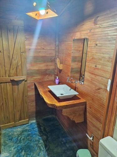 A bathroom at Pousada Rancho Sêmani