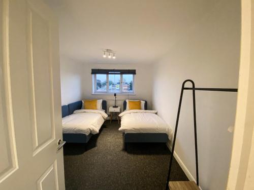 Heathrow/Ashford Hospital/Twickenham Short Stay Apartment