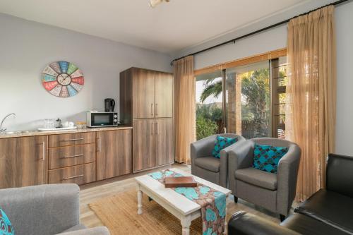 Imagen de la galería de Overmeer Guest House, en Knysna