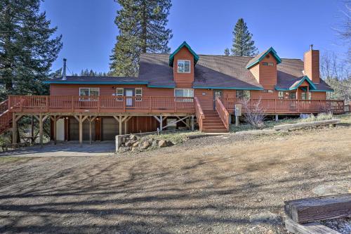 McCloud Cabin with 3 5 Miles of Private Hiking!