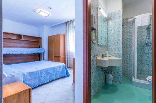 A bathroom at Hotel Stella Marina