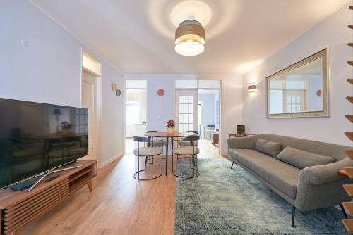 Amazing Terrace and Riverview in Historical Lisbon