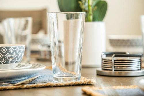 CarmichaelにあるFULLY REMODELED HOME WITH SERENITYのギャラリーの写真