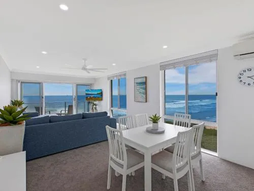 Regency Court picture