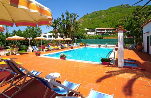 The swimming pool at or close to Hotel Park Calitto