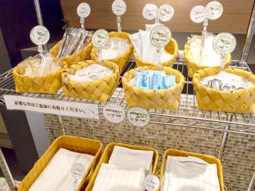ホテルの敷地内または近くでの食事または食べ物