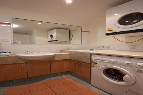 Gallery image of Mid City Luxury Suites in Cairns