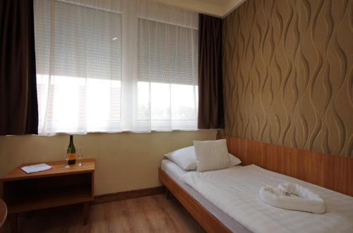 Aqua Hotel 5700 Gyula, Part u 7/C. kép - 3
