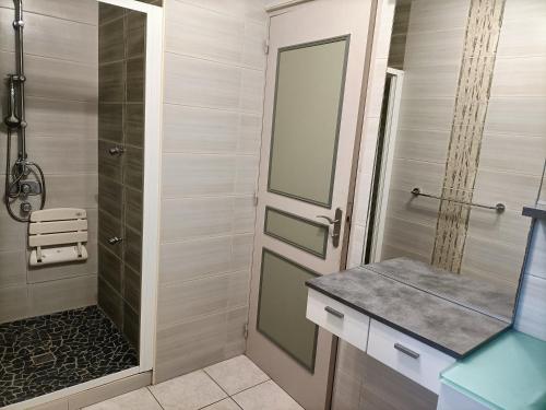 Ένα μπάνιο στο Gite du Mottay