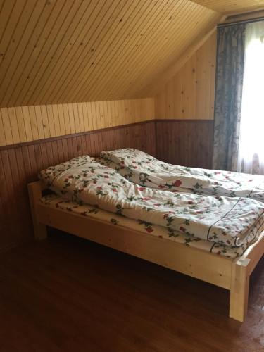 Ліжко або ліжка в номері Шепіт лісу