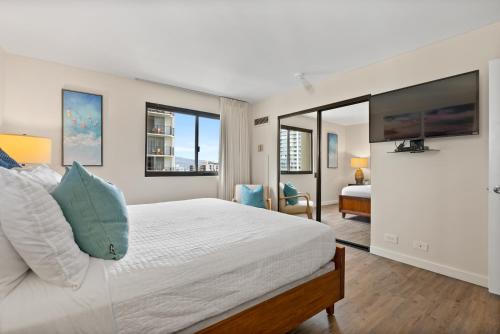 Afbeelding uit fotogalerij van Spacious Waikiki Beach 2BR-Ocean View-Free Parking in Honolulu