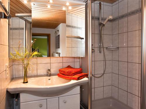Kylpyhuone majoituspaikassa Stachl-Hof - Chiemgau Karte