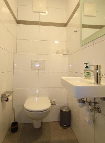 Bilik mandi di KELCHALM Superior Apartment