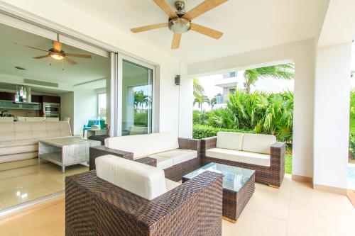 Luxury Condos at Mareazul Beachfront Complex with Resort-Style ...