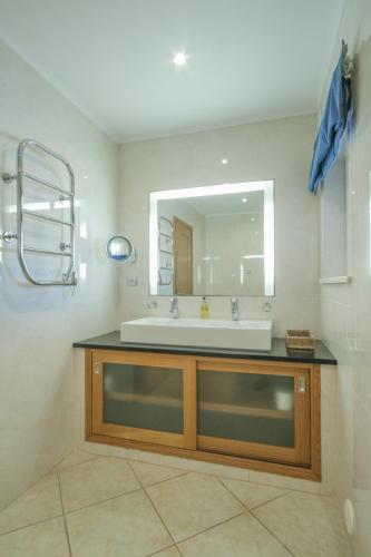 Casa Monte Cristo Apartments - Plum