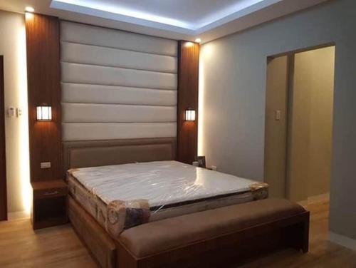 เตียงในห้องที่ Luxury Villa at Mariveles Bataan Philippines Ph