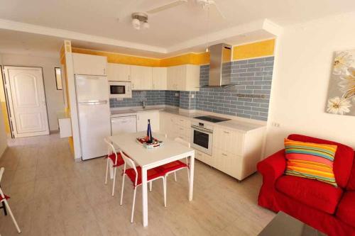 Mare Verde B12 by Tenerife Rental & Sales