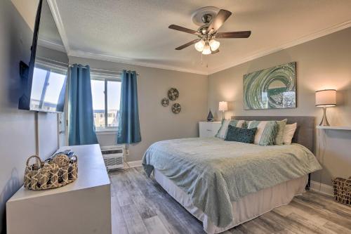 Imagen de la galería de Bright North Myrtle Beach Condo - Steps to Beach!, en Myrtle Beach