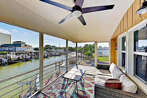 Canal-Side Condo with Private Dock, Boats & Bikes Duplex