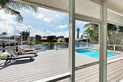 Canal Front Oasis – Photos 3