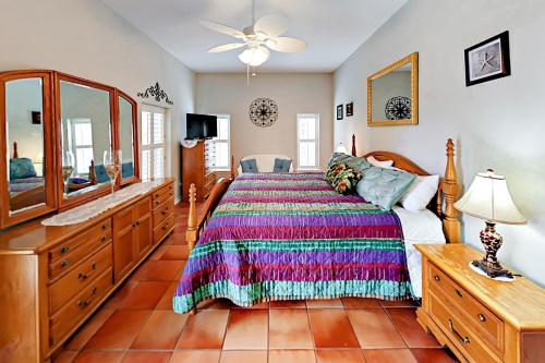 Ένα ή περισσότερα κρεβάτια σε δωμάτιο στο Poseidons Cabana