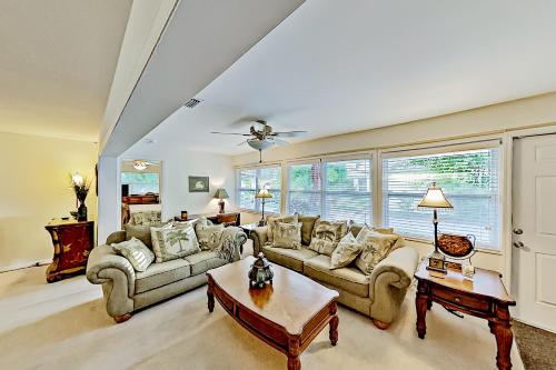 Binnacle Beach House I – Photos 3