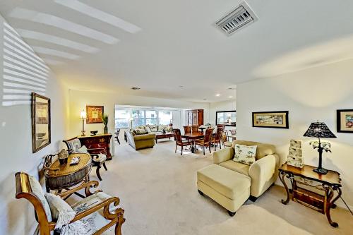 Binnacle Beach House I – Photos 4