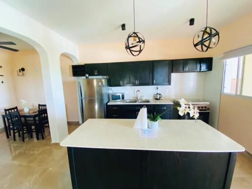 Una cocina o zona de cocina en Sea-Renity