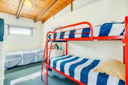 a bunk bed room with two bunk beds at Town of Fenwick island --- 1310 Bunting in Fenwick Island