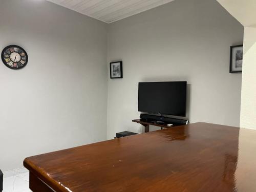 Televisyen dan/atau pusat hiburan di TD Guest House 5 Lite