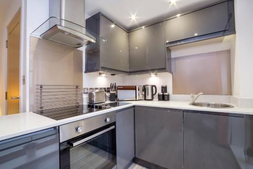 City Apartments - Reubens Court photo 32