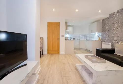 City Apartments - Reubens Court photo 22