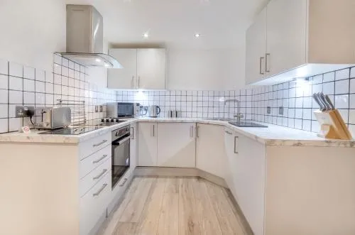 City Apartments - Reubens Court photo 20