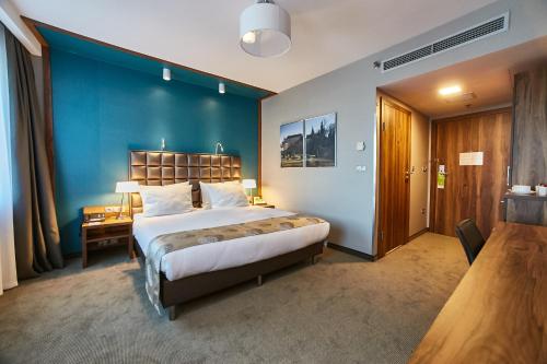 Krevet ili kreveti u jedinici u objektu Holiday Inn Krakow City Centre, an IHG Hotel