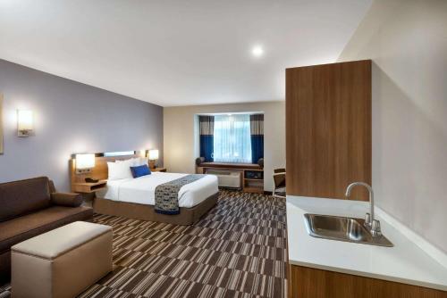Gallery image of Microtel Inn & Suites by Wyndham Warsaw in Warsaw