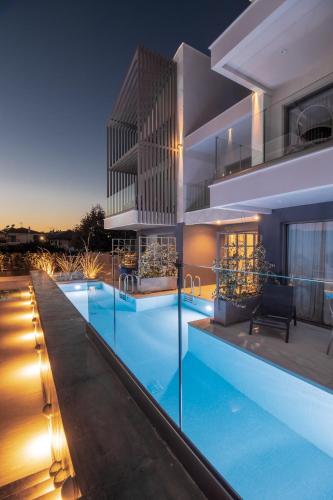 Πισίνα στο ή κοντά στο Serenity Suites