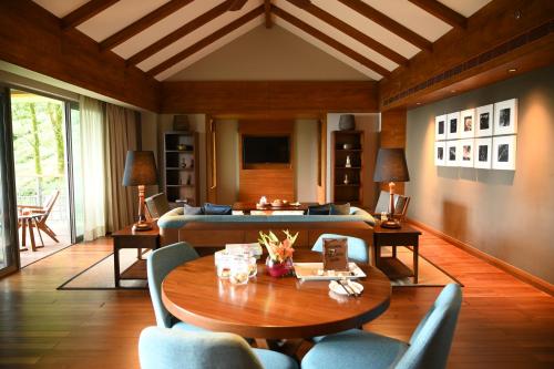 Posezení v ubytování Taj Chia Kutir Resort & Spa Darjeeling