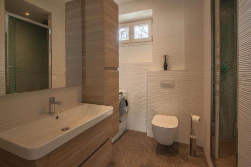 Les Aiguilles- Town centre luxury 2 bedroom apartment