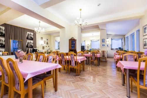 Restaurace v ubytování Willa Carlton