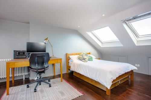 Beautiful 4 Bedroom House in North East London
