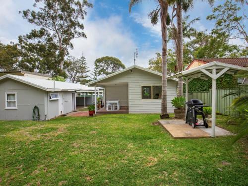 Κήπος έξω από το Hanalei I Pet Friendly I Directly Opposite Waterfront