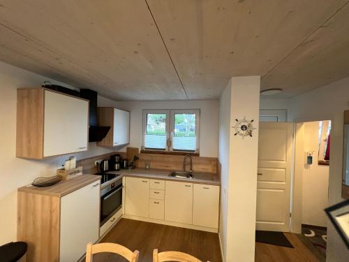 Η κουζίνα ή μικρή κουζίνα στο Ferienhaus Anton