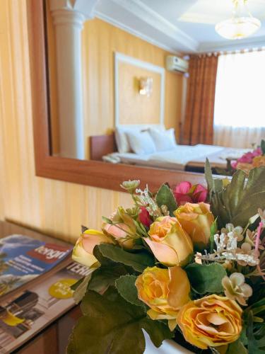 Llit o llits en una habitació de Nomad Hotel
